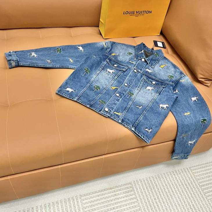 Picture of LV Sweater Suits _SKULVS-XLxetr14741156